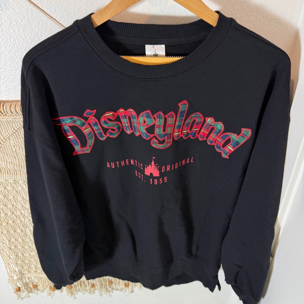 Disneyland Plaid VIP CLUB 33 Black Sweatshirt with Red & Green Tartan Graphic S